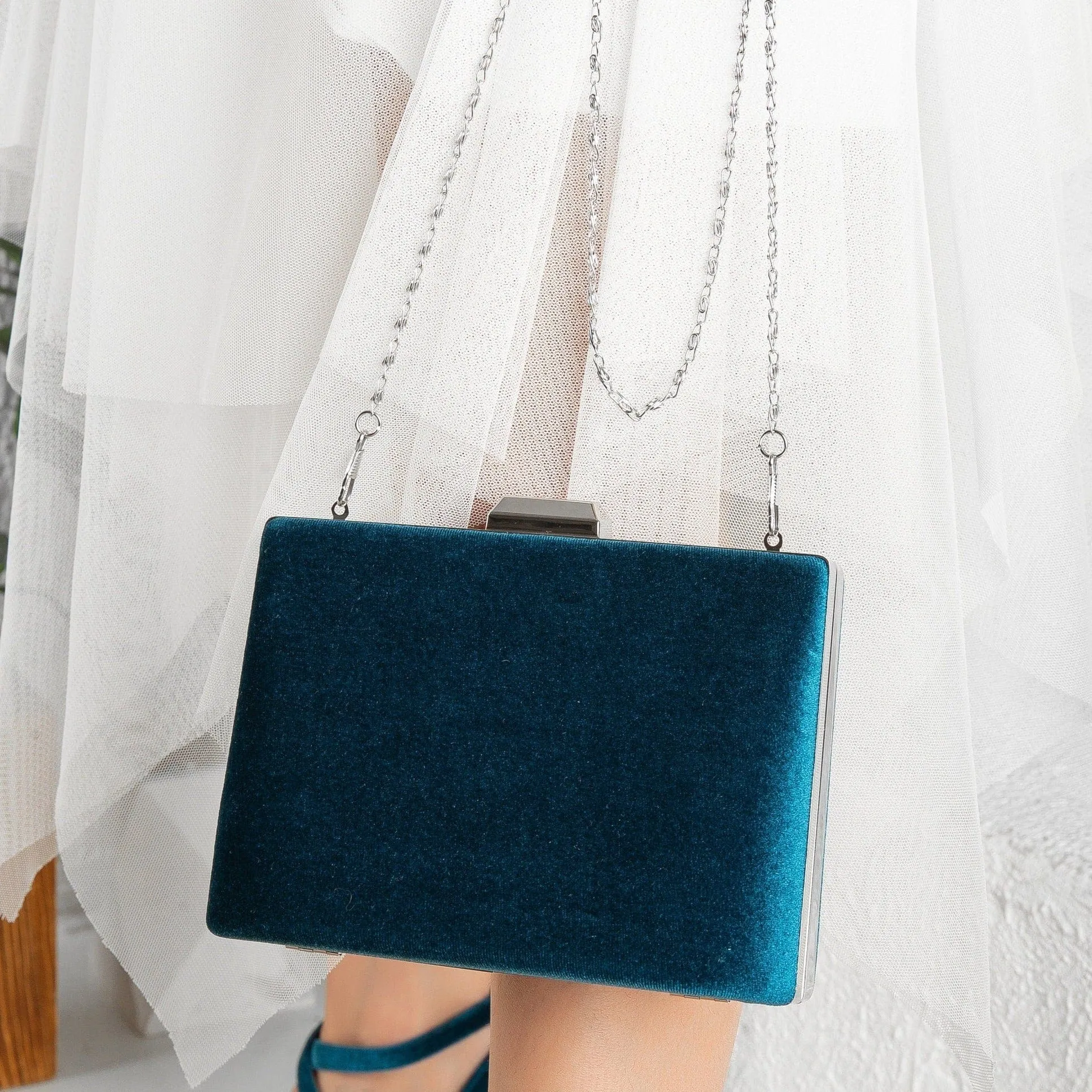 Alba Vegan Velvet Clutch | Teal Blue