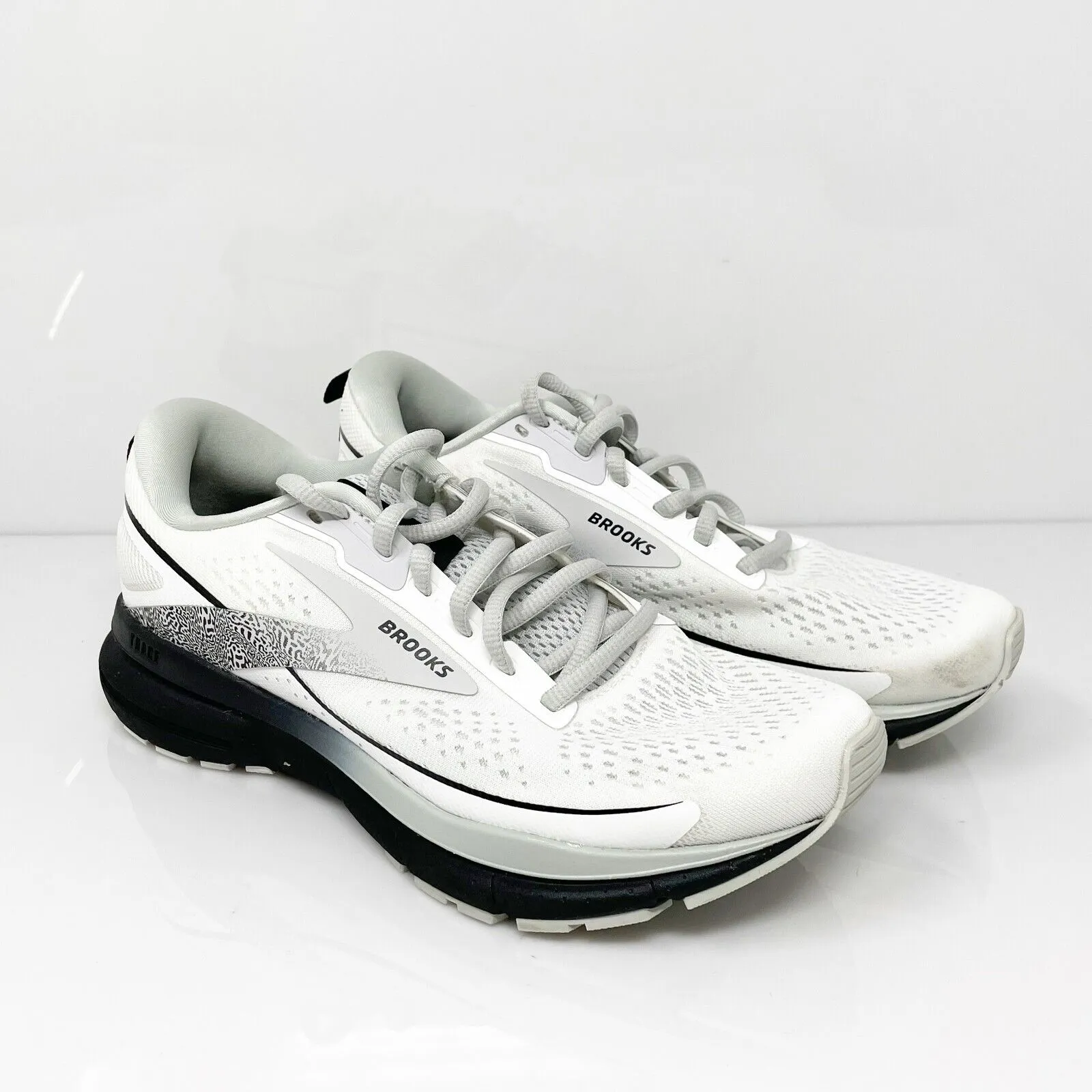 Brooks Womens Trace 3 1204011B191 White Running Shoes Sneakers Size 7 B