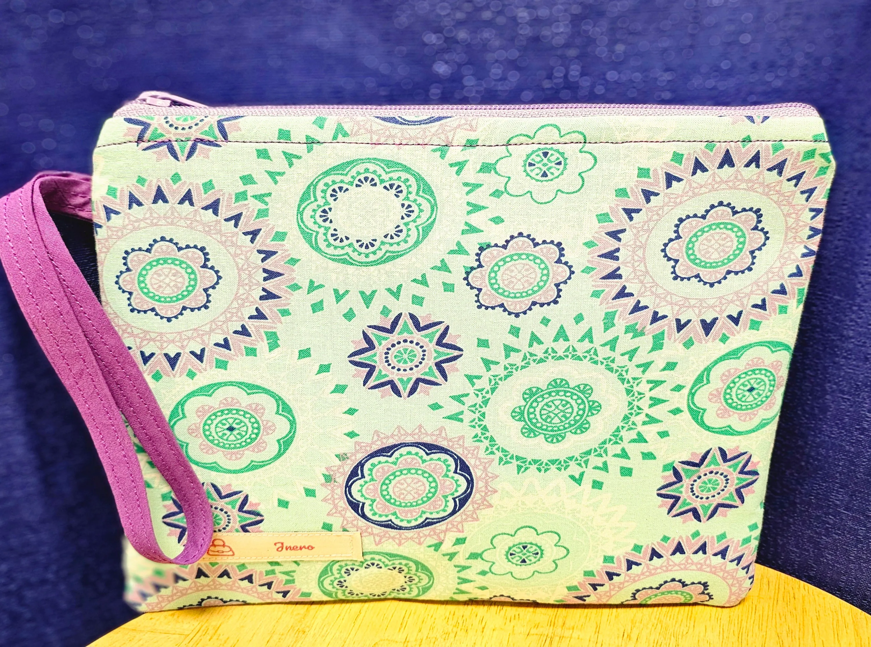 Wristlet bags